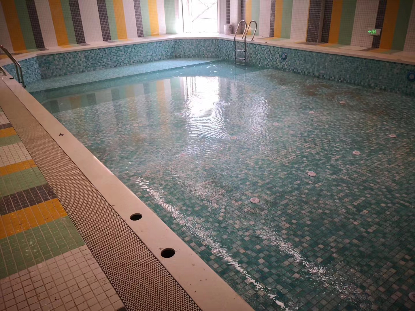蕭山理想國崇義幼兒園室內恒溫泳池